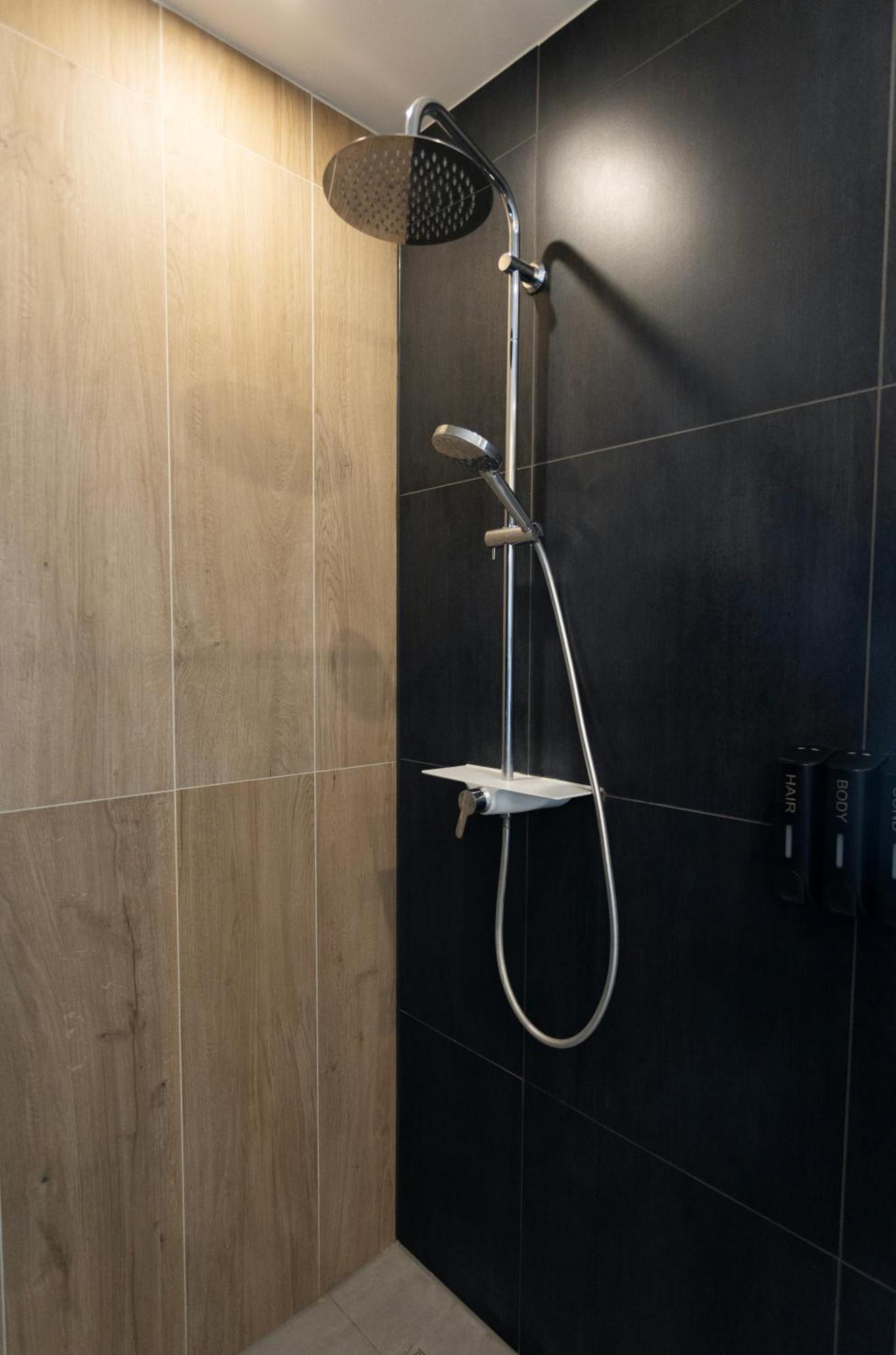 Huge With Sauna And Free Parking Apartment