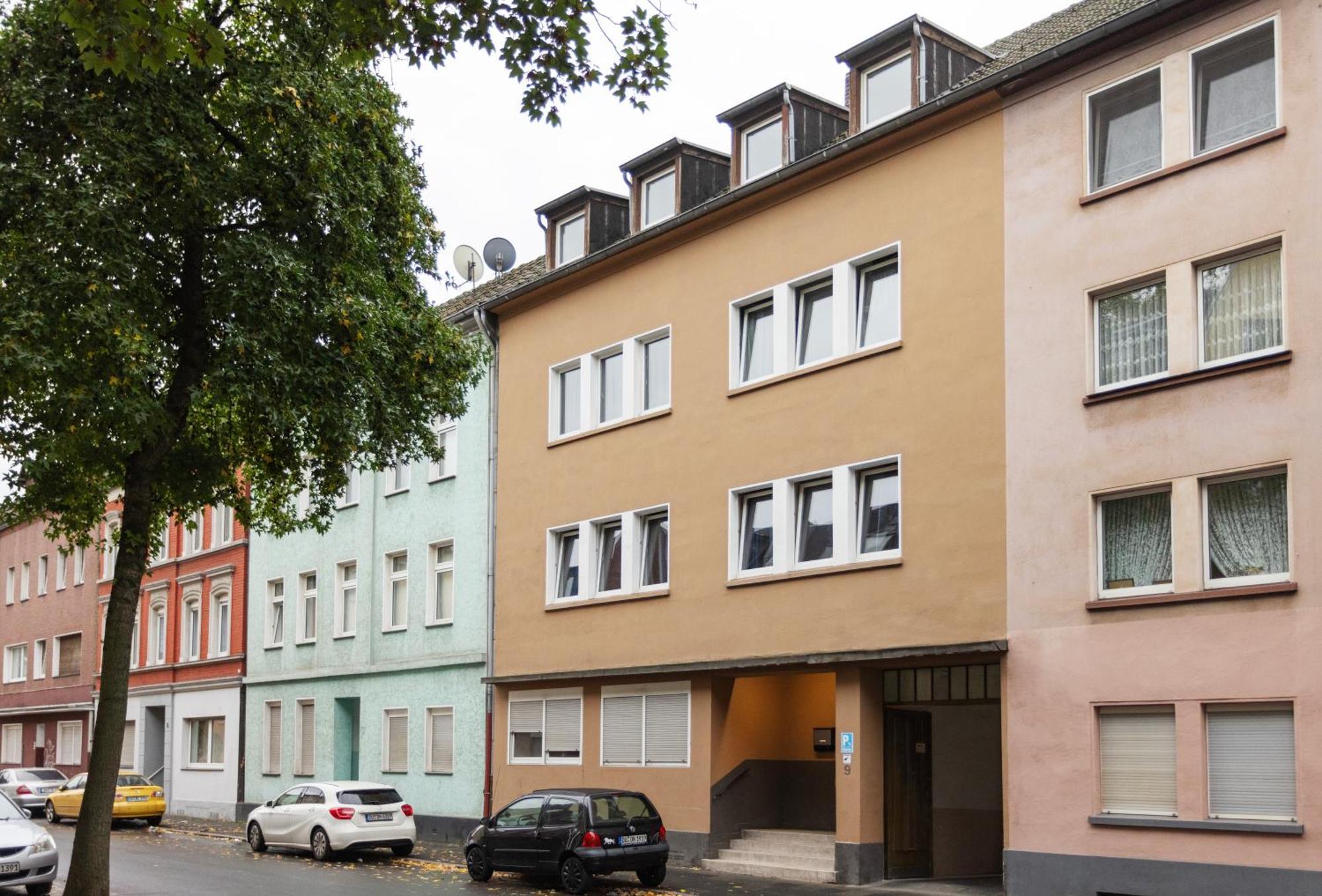 Huge With Sauna And Free Parking