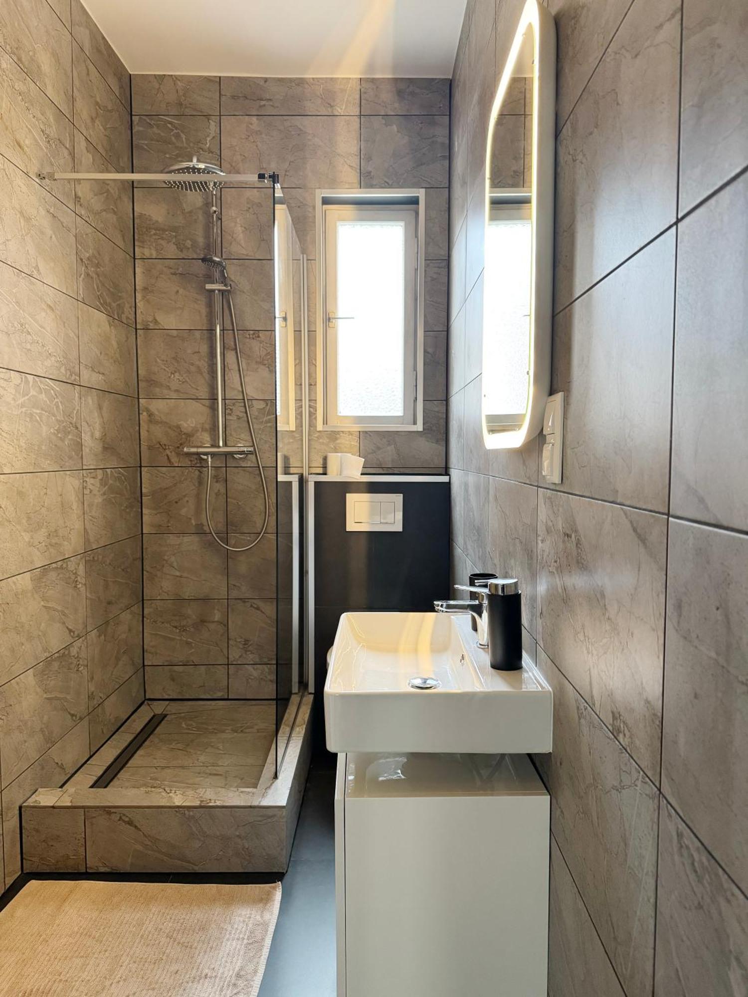 Huge With Sauna And Free Parking Duisburg