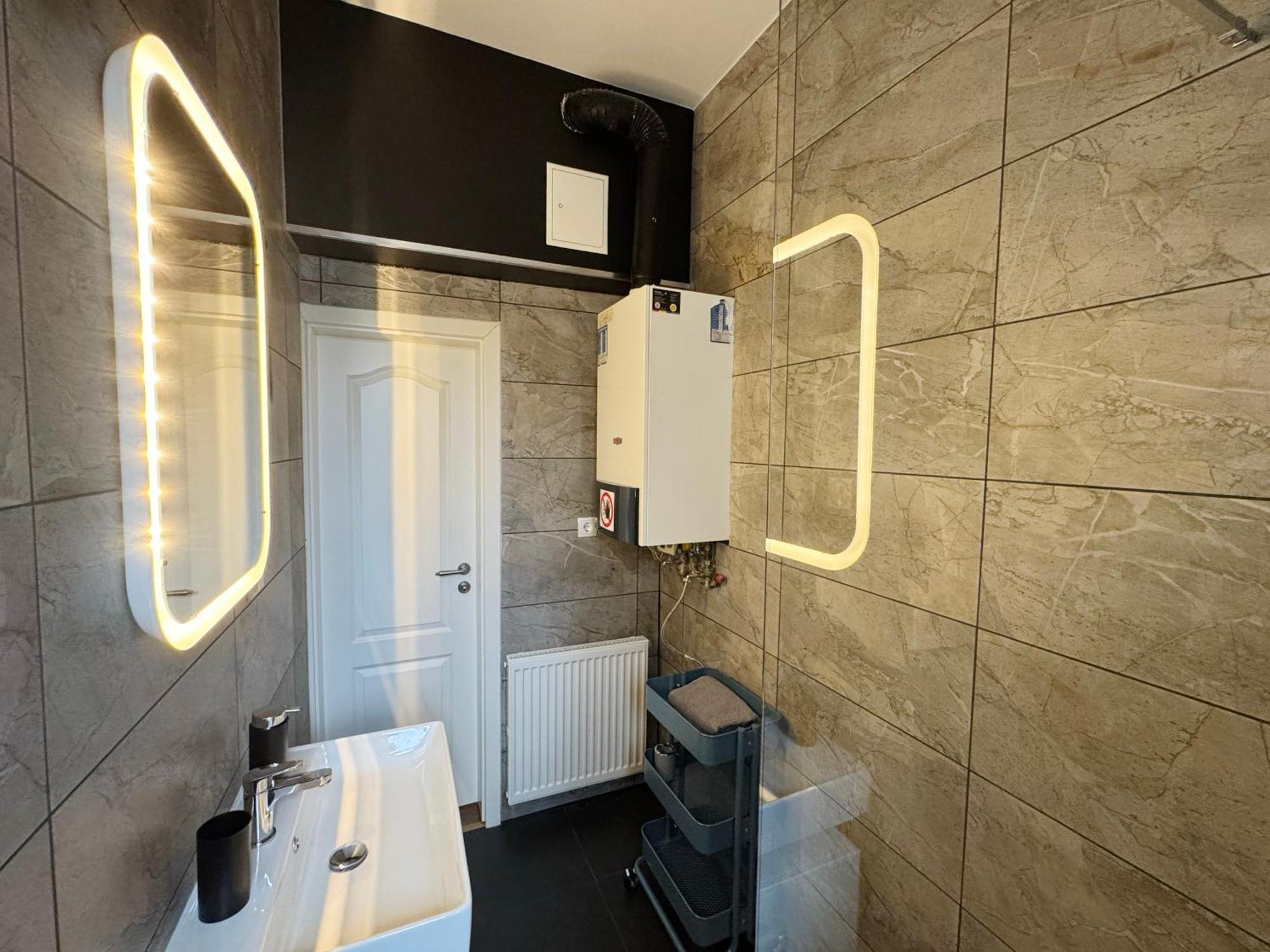 Apartment Huge With Sauna And Free Parking *